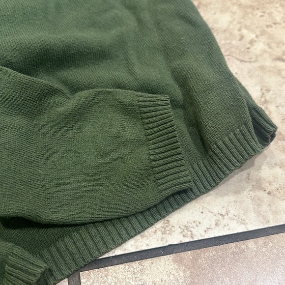 Lacoste - Picture 7 of 8